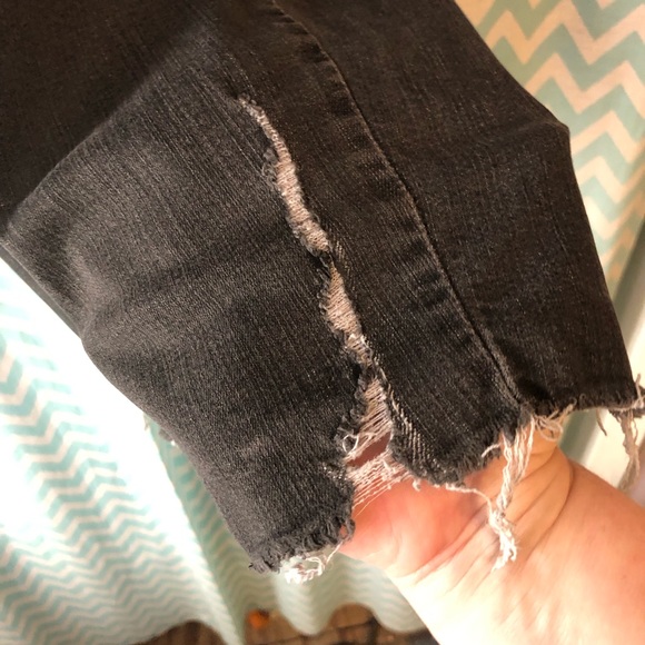 FINAL SALE- LEAVING CLOSET-NO FURTHER DISCOUNTS - Picture 4 of 11